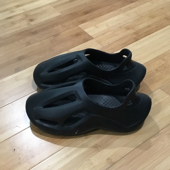 Yeezy Other - Foam shoe